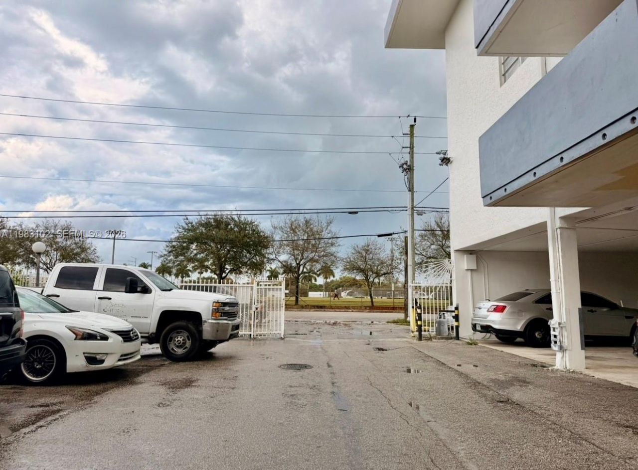 13390 NE 7th Ave , Unit 403, North Miami, FL 33161 Photo