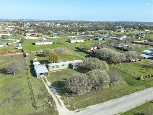 11205 Pikes Peak, Venus, TX 76084