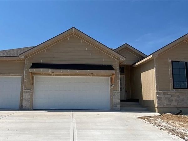19324 Mahaffie Street, Spring Hill, KS 66083