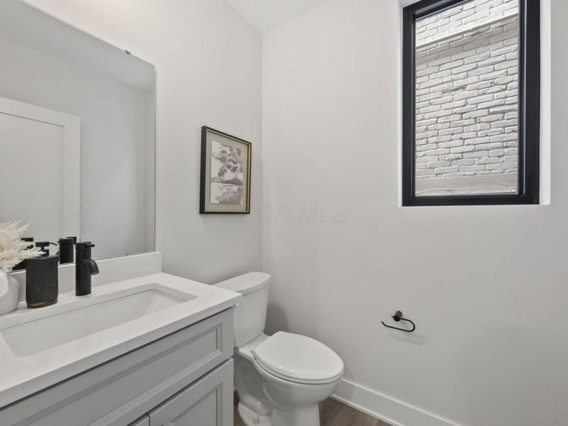 546 W Town Street, Columbus, OH 43215 Photo 14