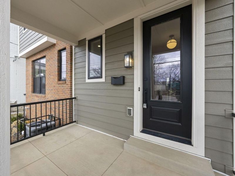 546 W Town Street, Columbus, OH 43215 Photo 2