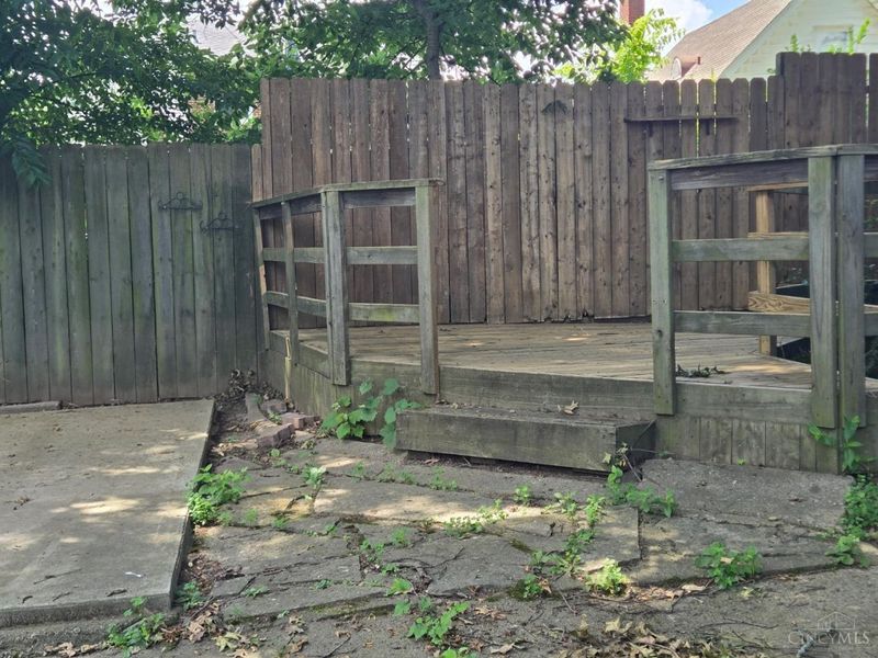 5005 Western Hills Avenue, Cincinnati, OH 45238 Photo 2