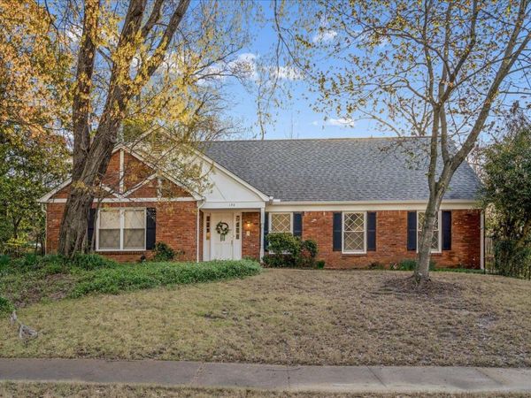 130 GREENBRIAR DR, Memphis, TN 38117