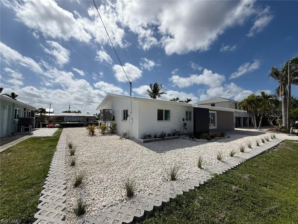 2823 Janet St, Matlacha, FL 33993 Photo