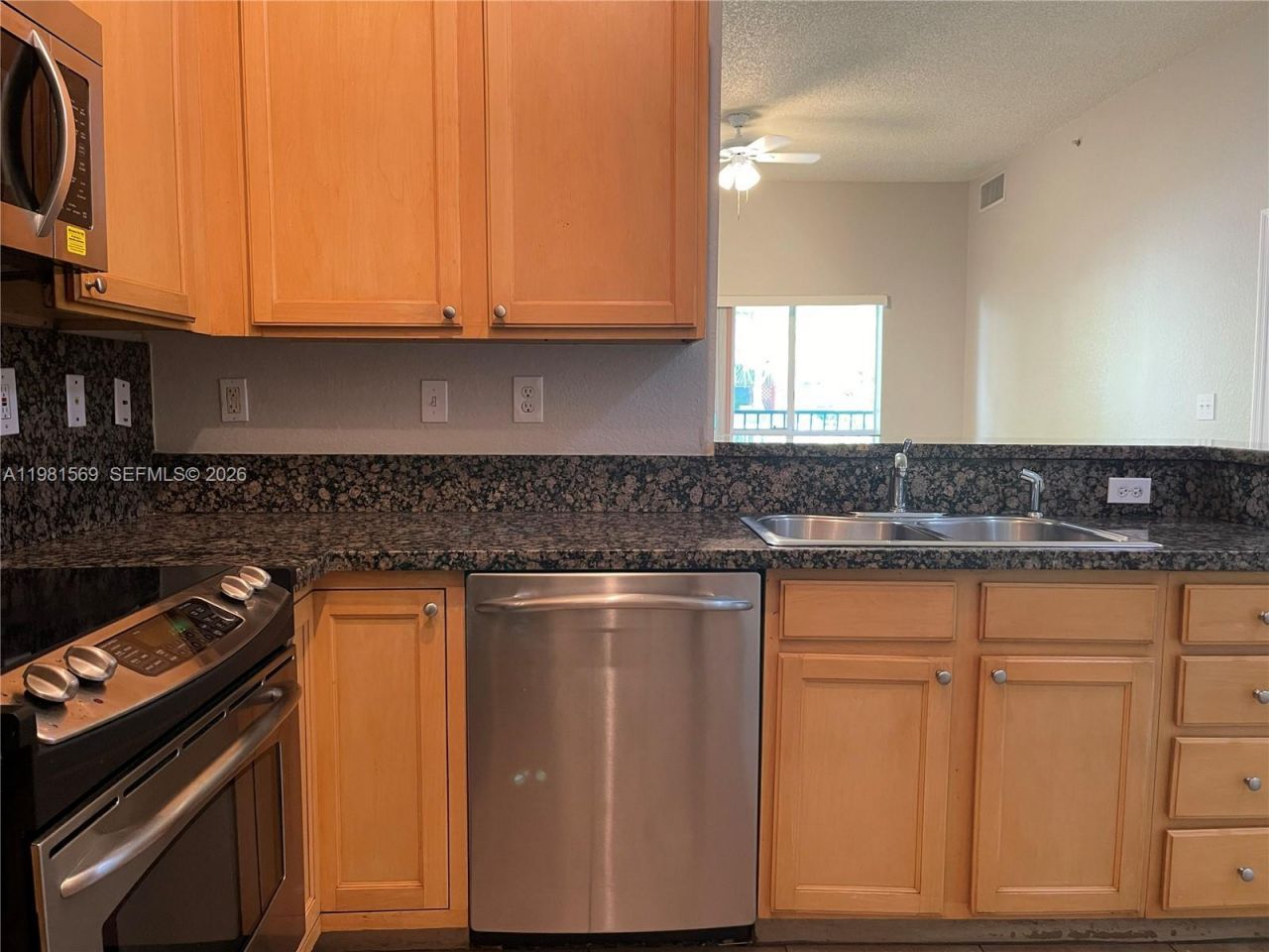 6001 SW 70th St, Unit 130, South Miami, FL 33143 Photo