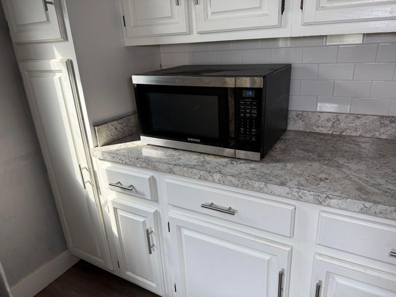 632 Roscoe Avenue, Akron, OH 44306 Photo 12