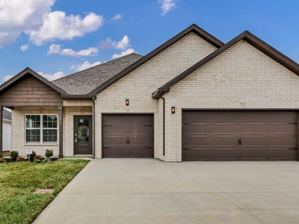 641 Woodrush Dr , Clarksville, TN 37040