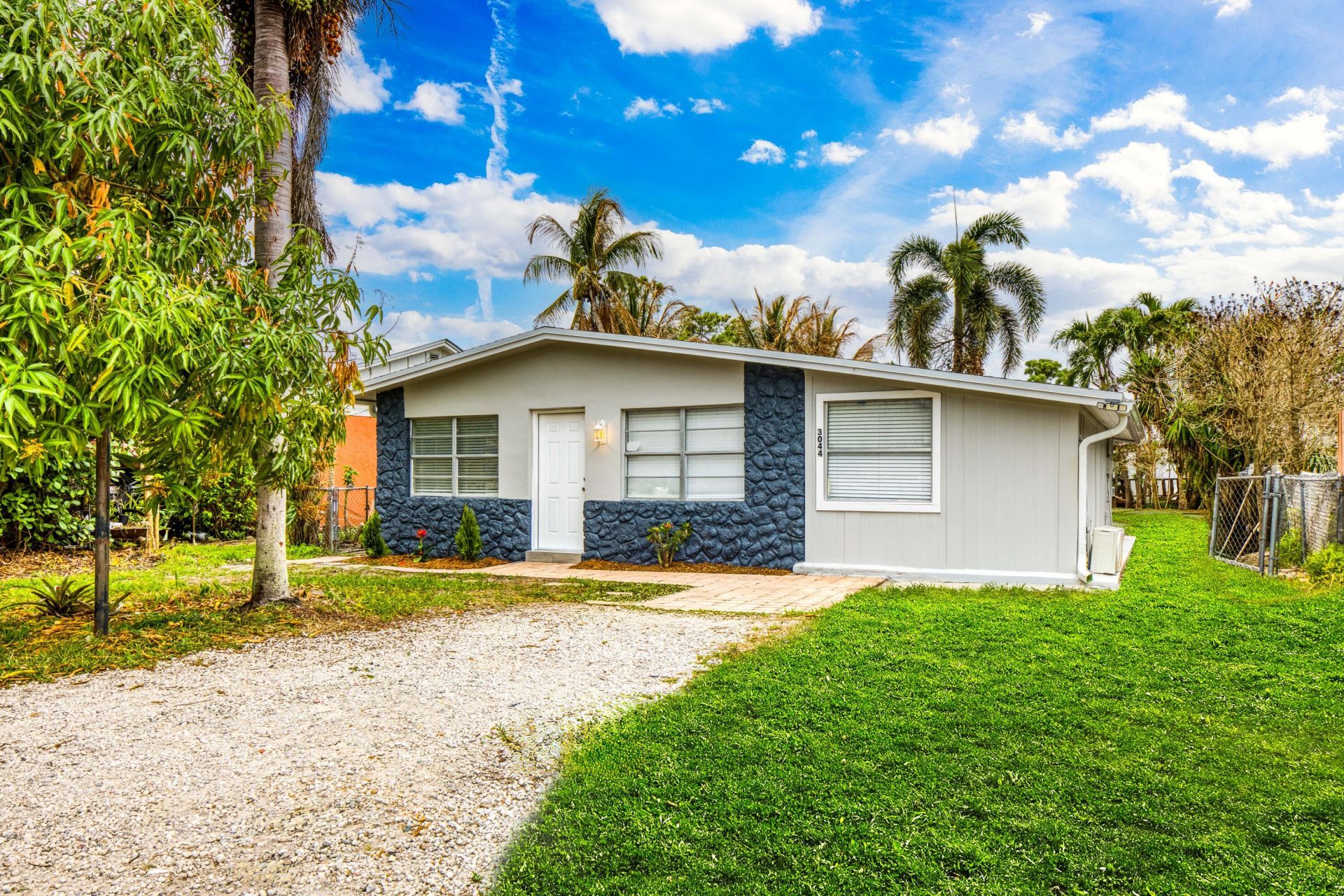 3044 SE Camino Avenue, Stuart, FL 34997 Photo