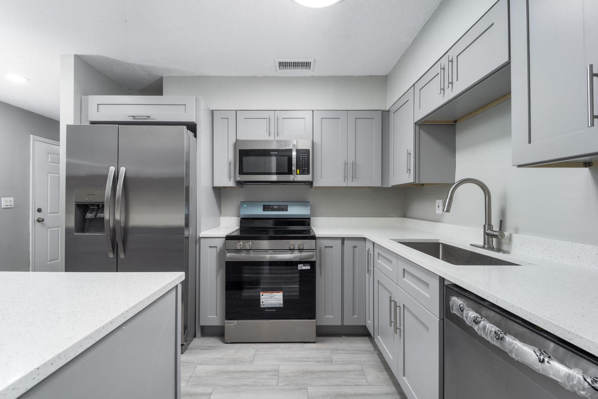 3044 SE Camino Avenue, Stuart, FL 34997 Photo