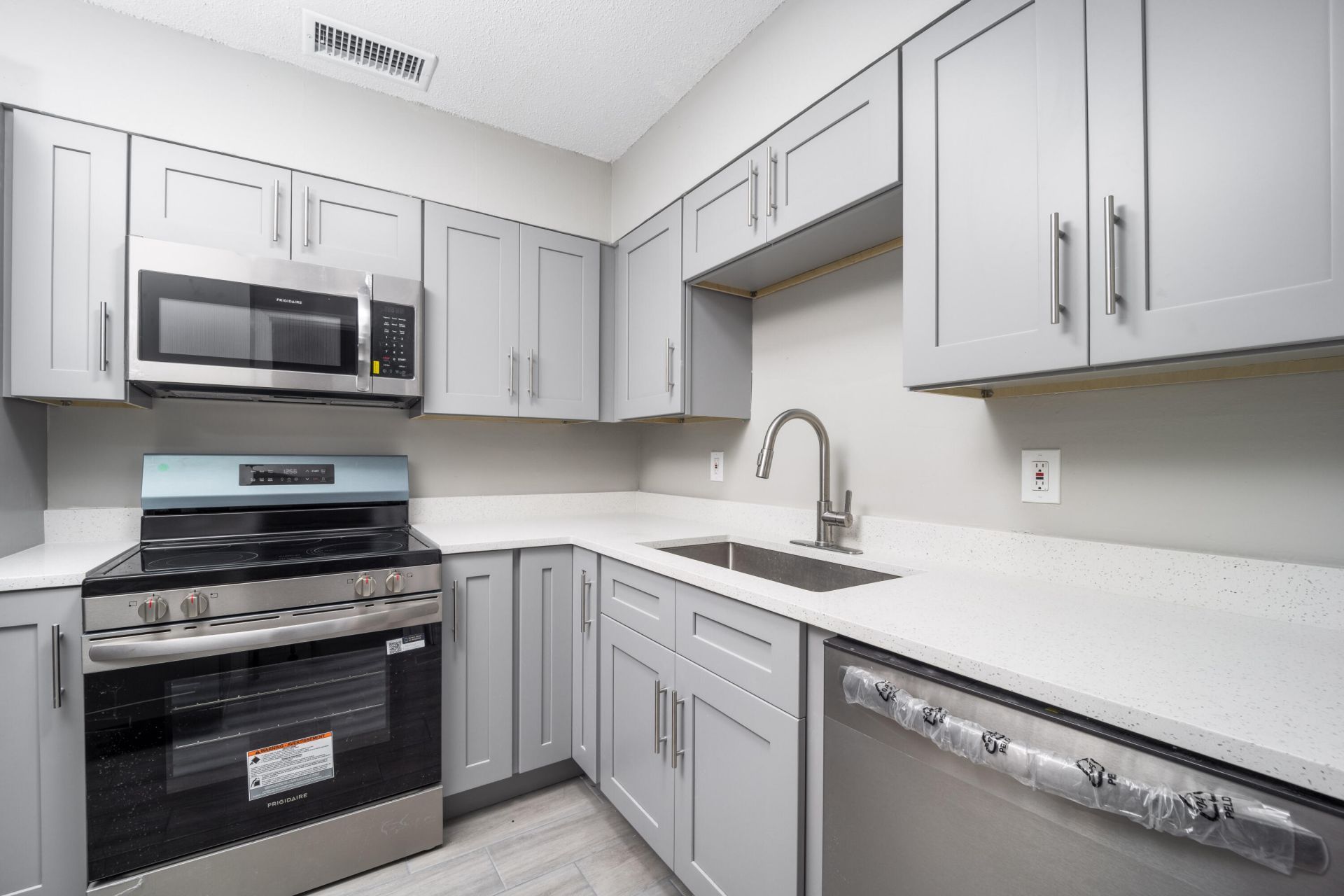 3044 SE Camino Avenue, Stuart, FL 34997 Photo