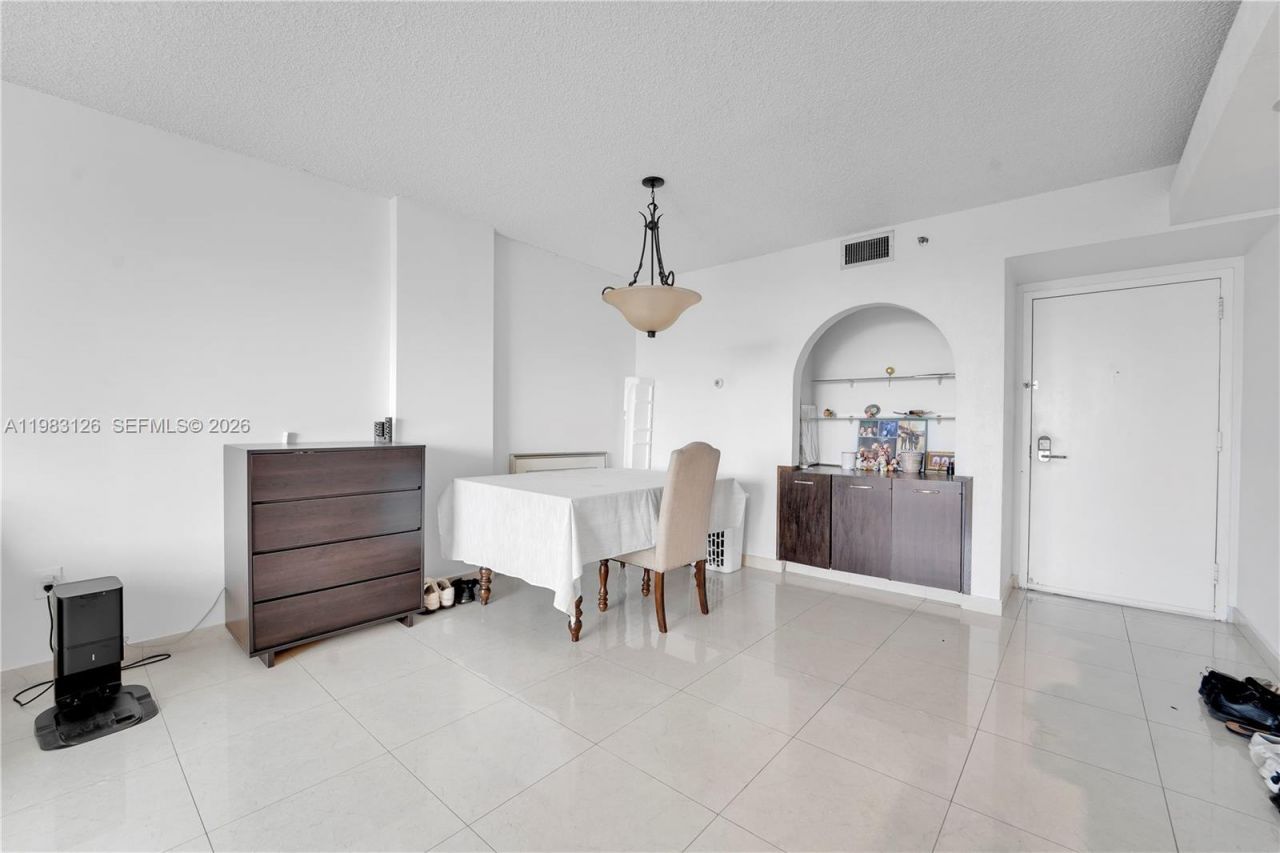 919 Hillcrest Dr, Unit 704, Hollywood, FL 33021 Photo