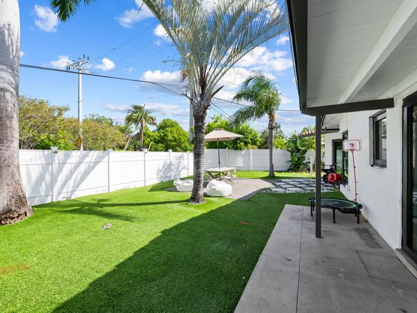2601 NE 8th Court, Pompano Beach, FL 33062