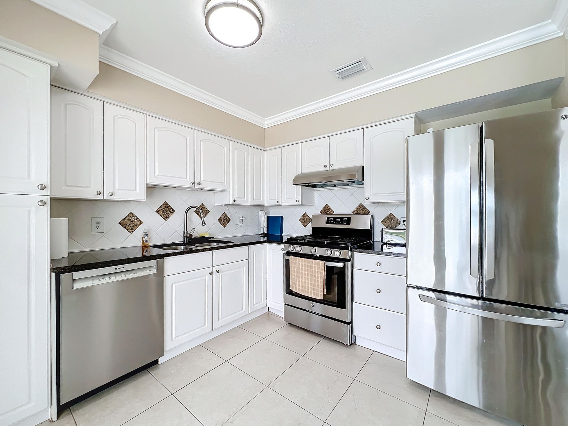 6803 Kingston Drive, Lake Worth, FL 33462 Photo