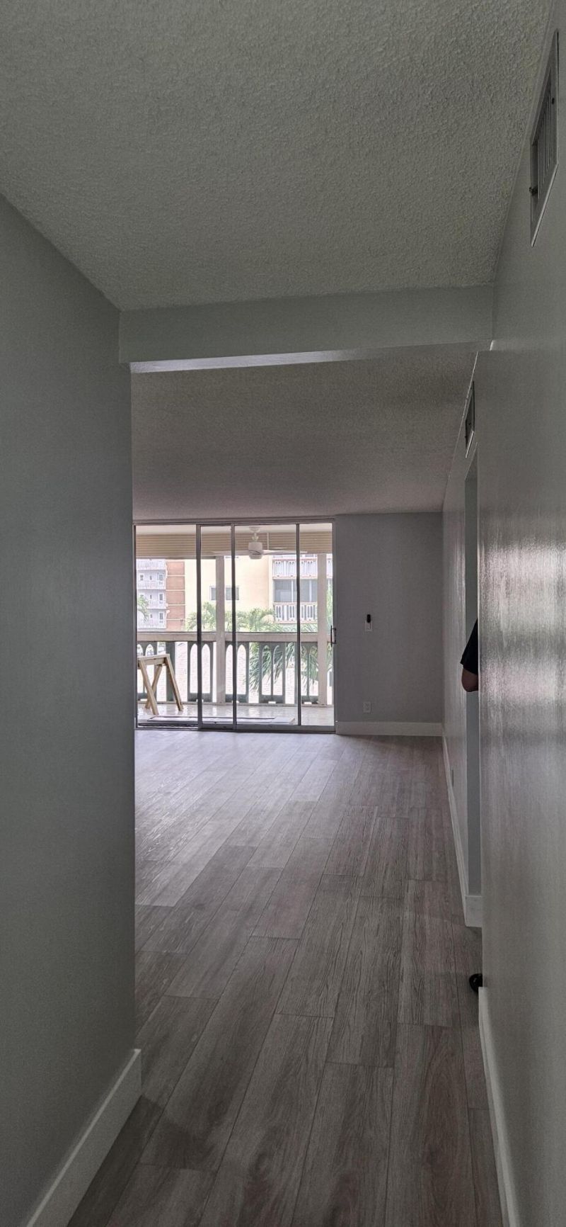 421 NE 14th Avenue, Unit 302, Hallandale Beach, FL 33009 Photo