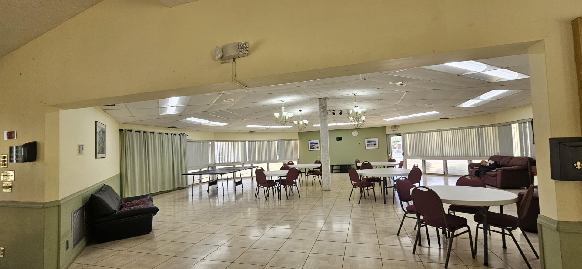 421 NE 14th Avenue, Unit 302, Hallandale Beach, FL 33009 Photo