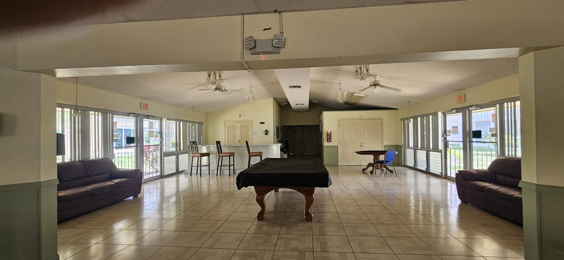 421 NE 14th Avenue, Unit 302, Hallandale Beach, FL 33009 Photo
