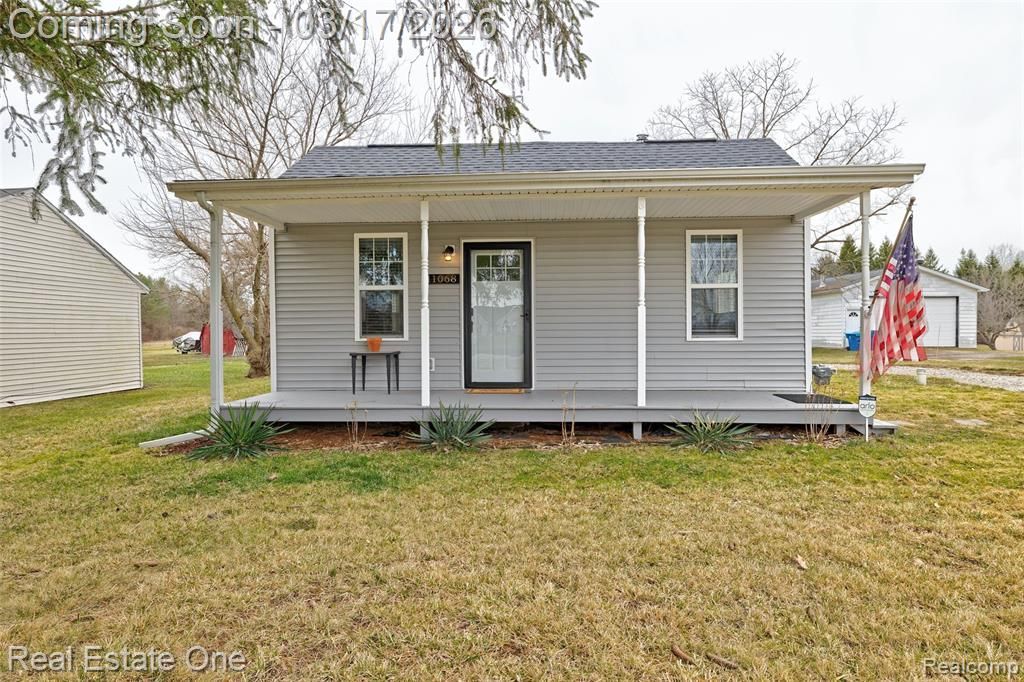 11068 N Fenton Road, Fenton Township, MI 48430 Main Photo