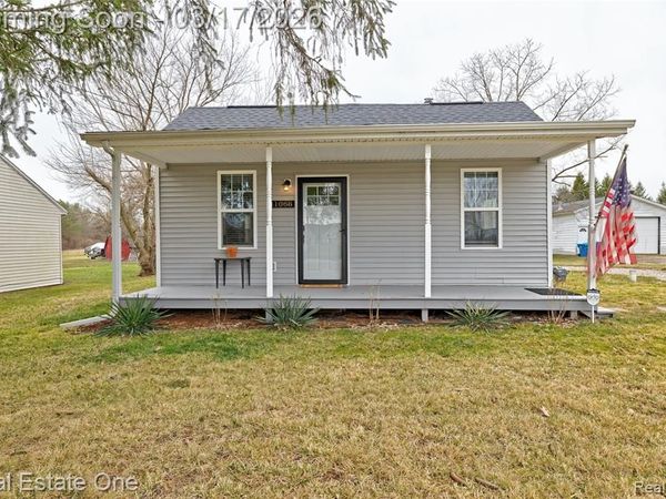 11068 N Fenton Road, Fenton Twp, MI 48430