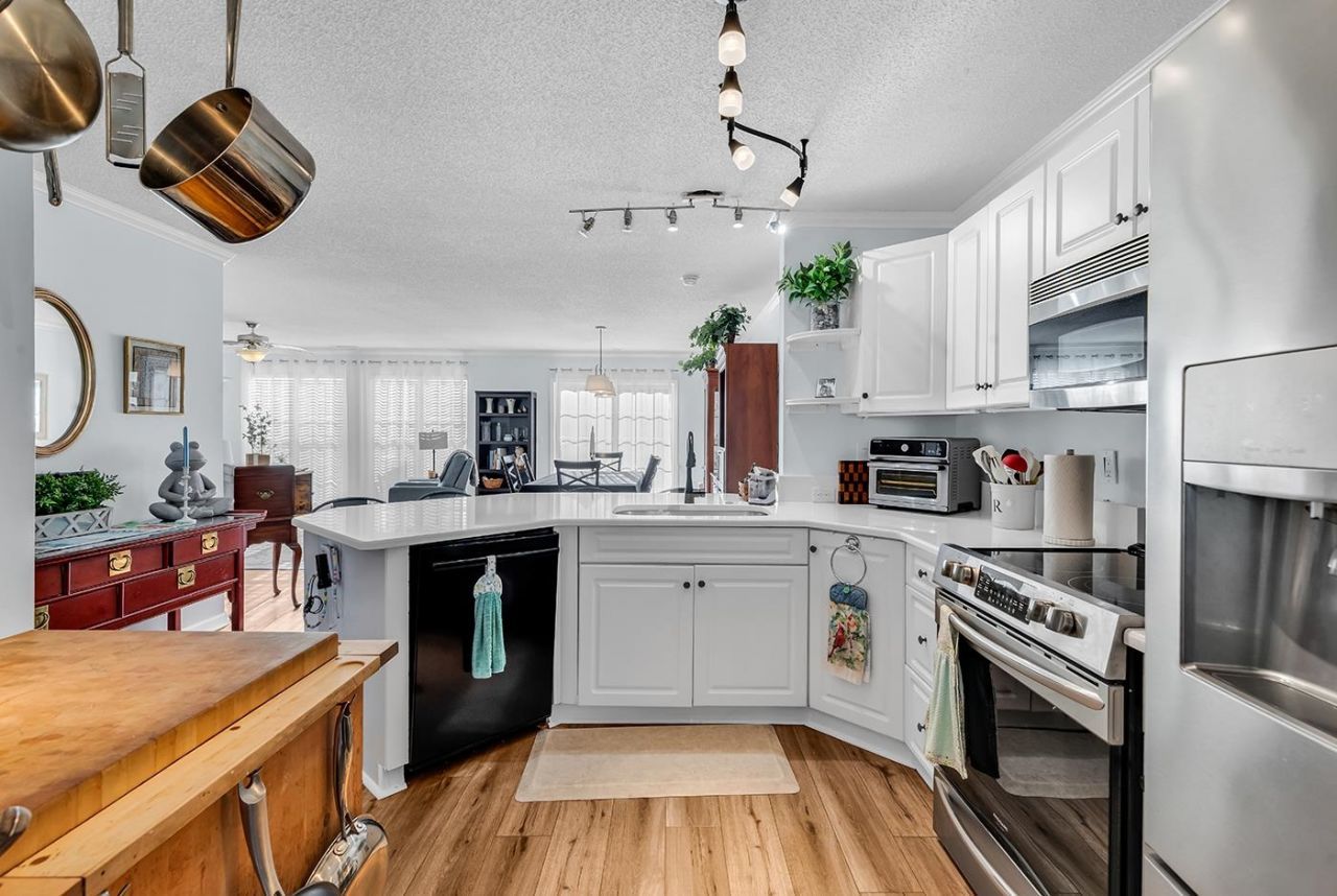 125 Point Break Dr. Photo 10