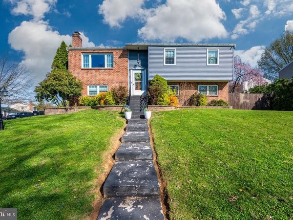 1005 LANDOVER DRIVE, READING, PA 19605