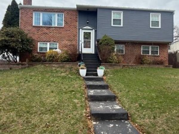 1005 LANDOVER DRIVE , READING, PA 19605