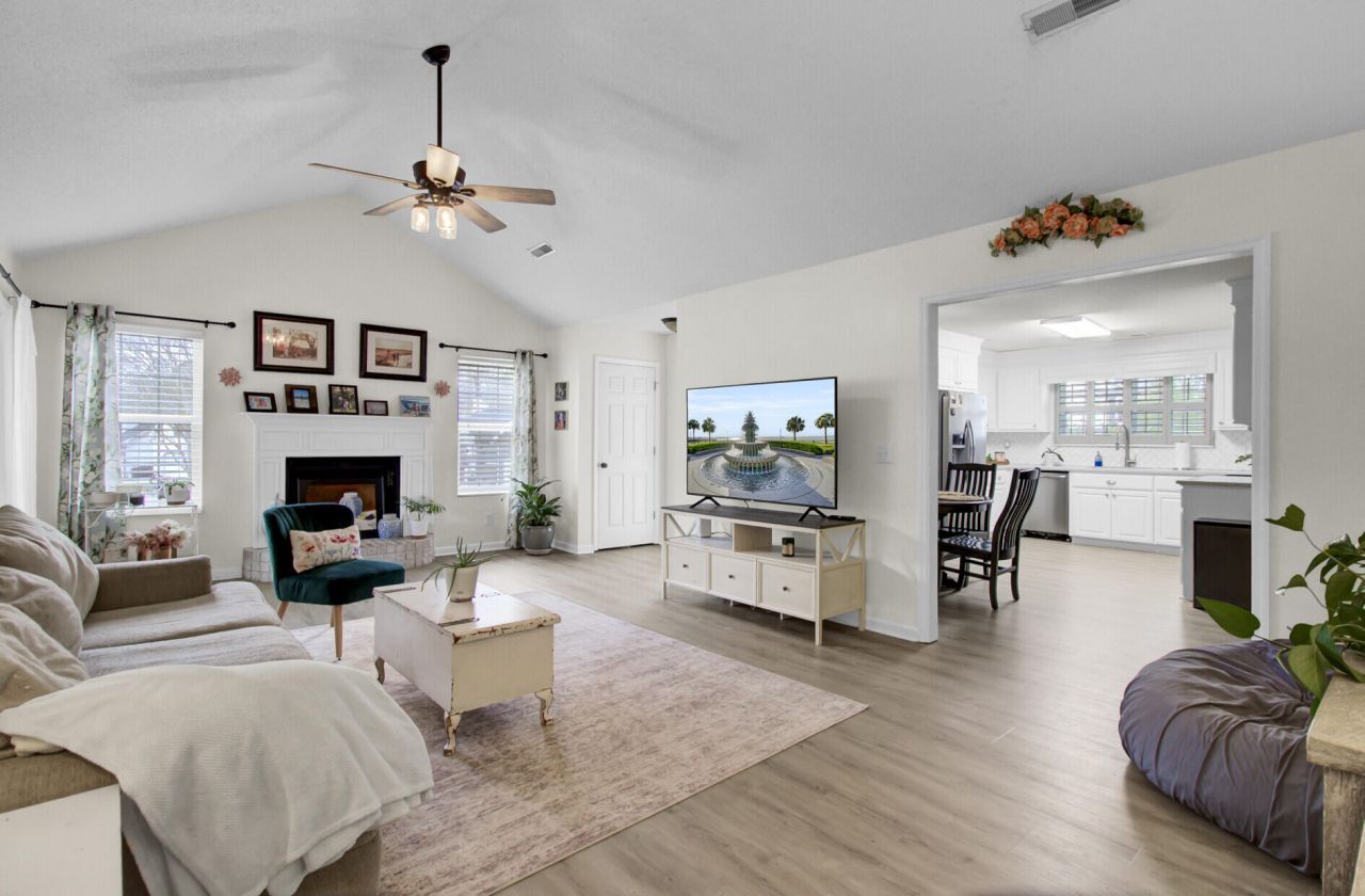 212 Thames Avenue Photo 10