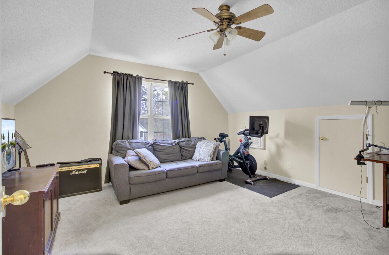 212 Thames Avenue Photo 35