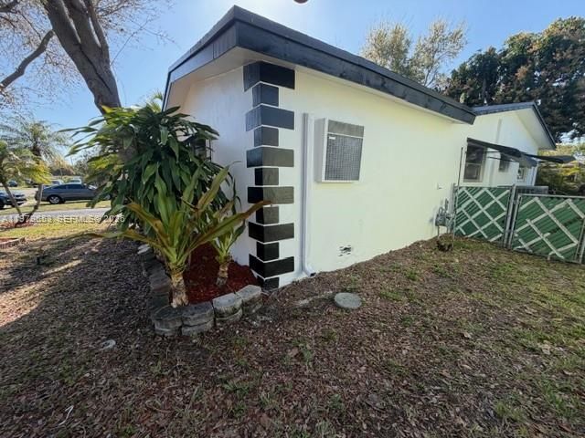 8370 NW 26th St, Sunrise, FL 33322 Photo