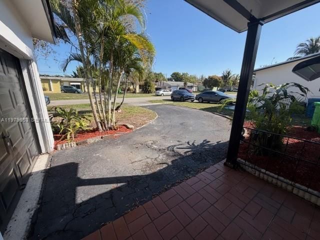 8370 NW 26th St, Sunrise, FL 33322 Photo