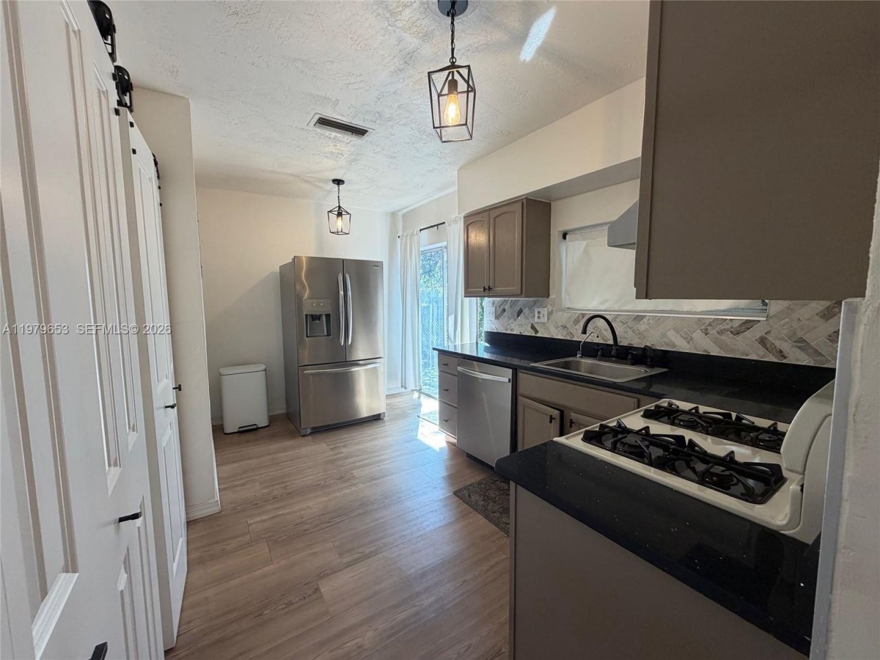 8370 NW 26th St, Sunrise, FL 33322 Photo