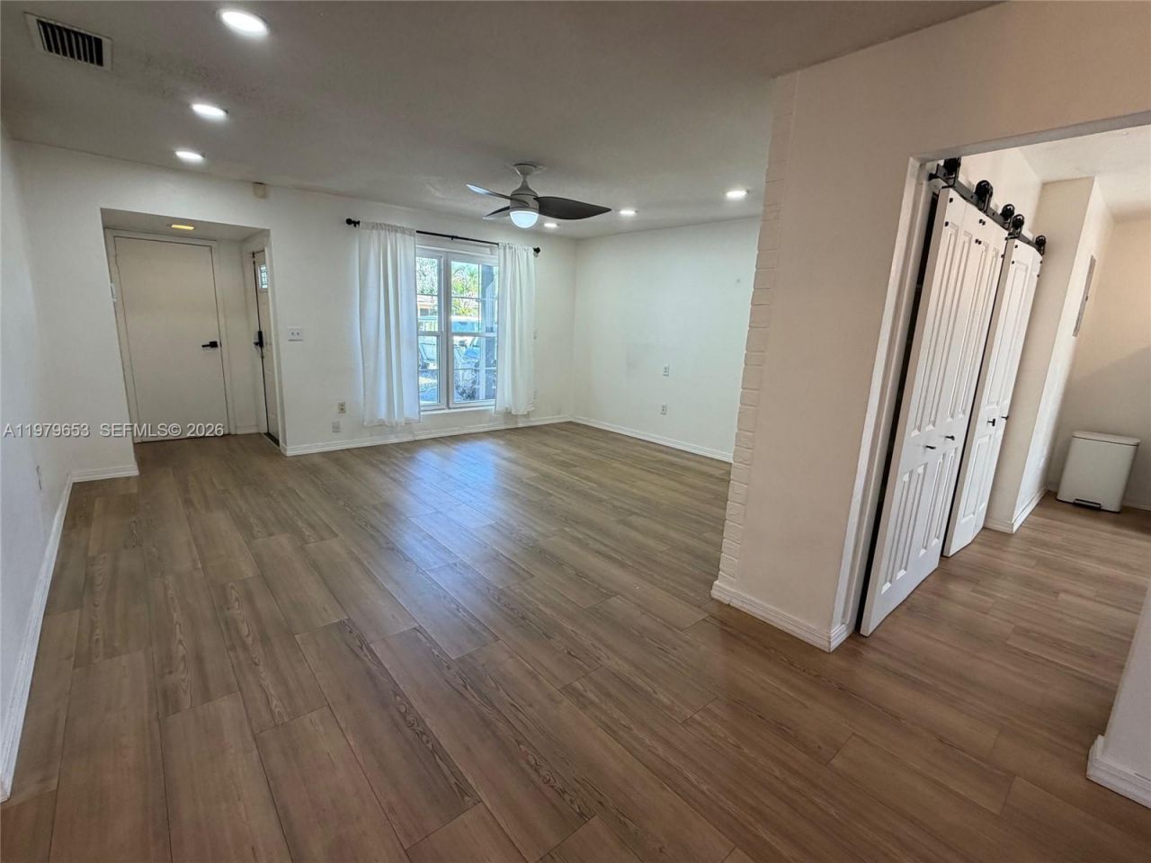 8370 NW 26th St, Sunrise, FL 33322 Photo