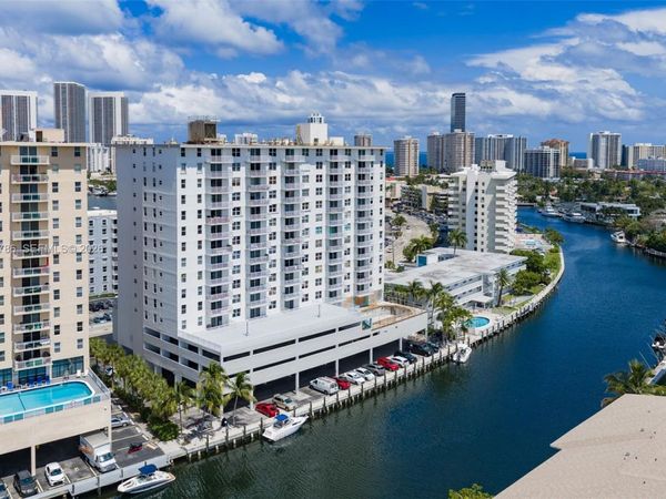427 Golden Isles Dr, Unit 9G, Hallandale Beach, FL 33009
