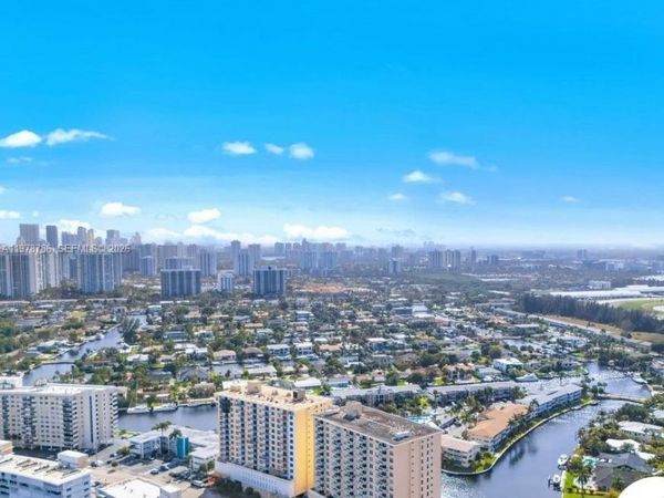 427 Golden Isles Dr, Unit 9G, Hallandale Beach, FL 33009