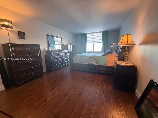 427 Golden Isles Dr, Unit 9G, Hallandale Beach, FL 33009 Photo