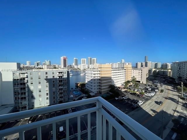 427 Golden Isles Dr, Unit 9G, Hallandale Beach, FL 33009 Photo