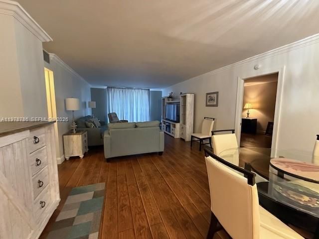 427 Golden Isles Dr, Unit 9G, Hallandale Beach, FL 33009 Photo