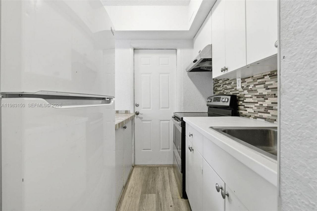 1542 NW 35th St, Miami, FL 33142 Photo