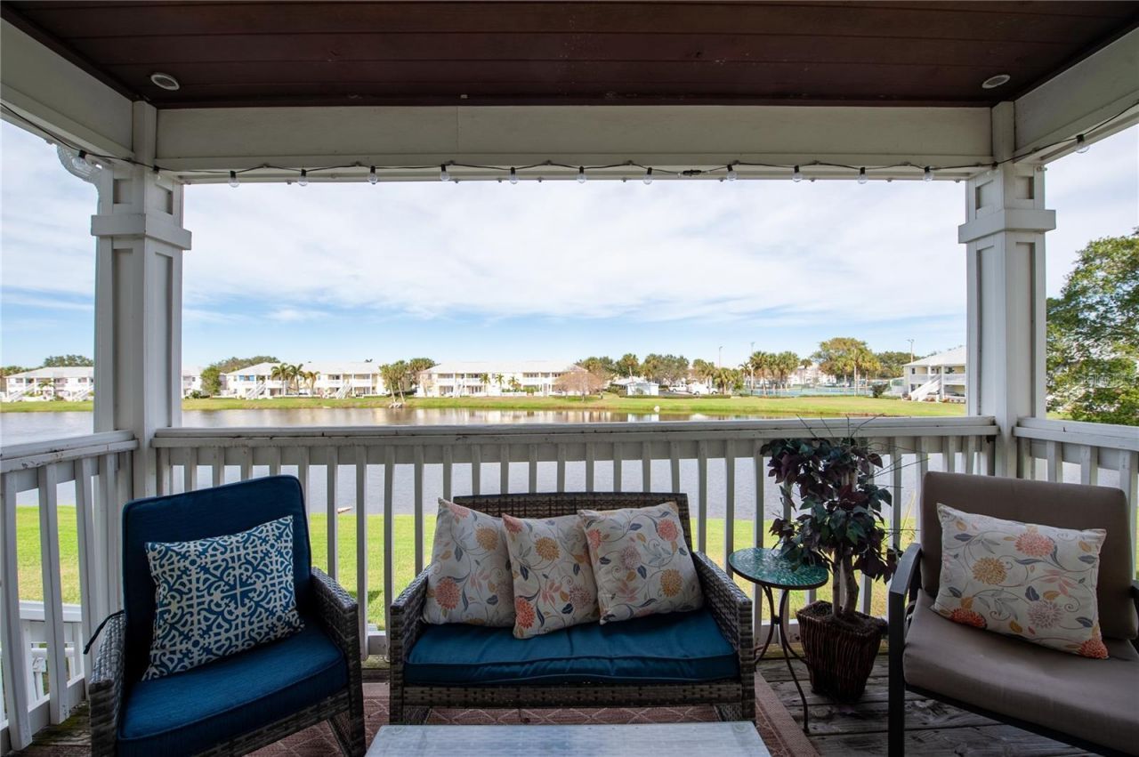 237 Seahorse Drive Se, Unit H, Saint Petersburg, FL 33705 Photo