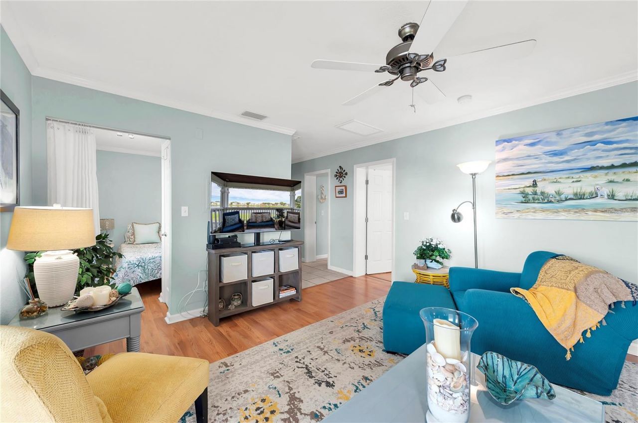 237 Seahorse Drive Se, Unit H, Saint Petersburg, FL 33705 Photo