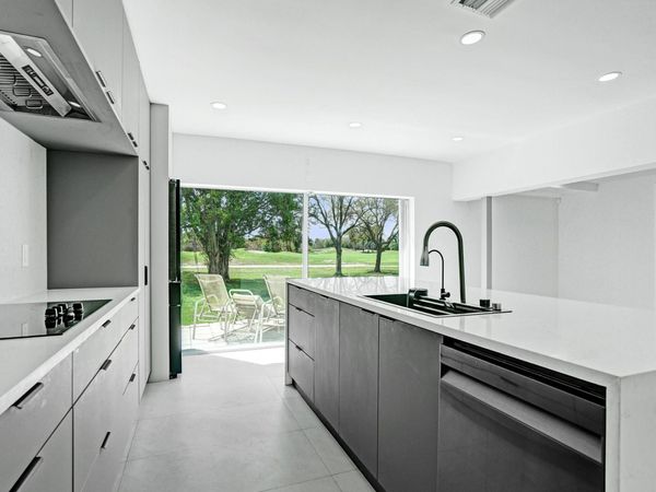 6700 E Tropical Way, Plantation, FL 33317