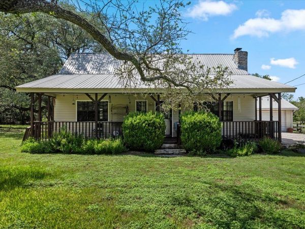 200 Little Barton DR, Dripping Springs, TX 78620