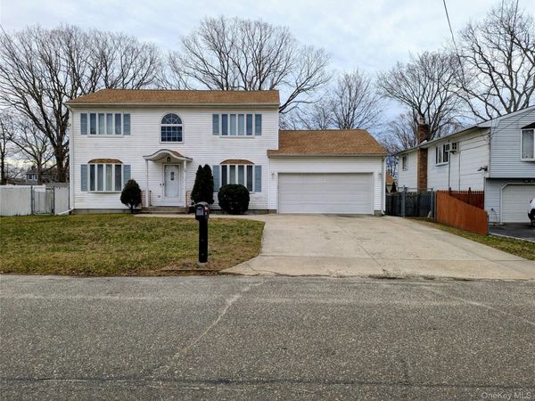 38 3rd Street, Ronkonkoma, NY 11779