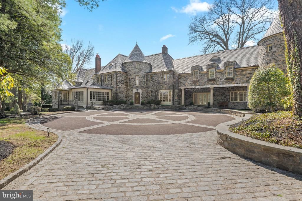 770 & 768 Parkes Run Lane, Villanova, PA 19085 Main Photo