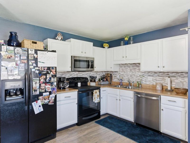 1031 Meadowrun Road, Englewood, OH 45322 Photo 10