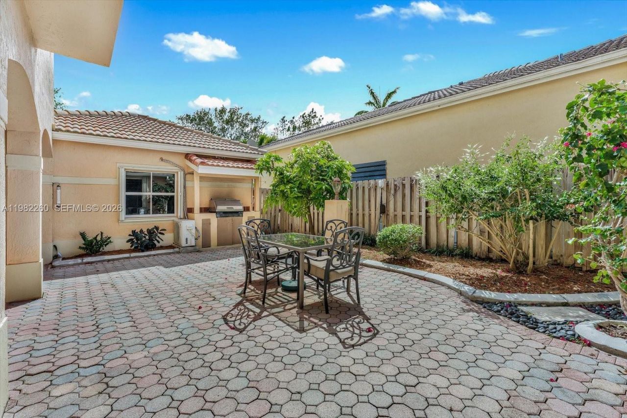 9057 SW 161st Ter , Palmetto Bay, FL 33157 Photo