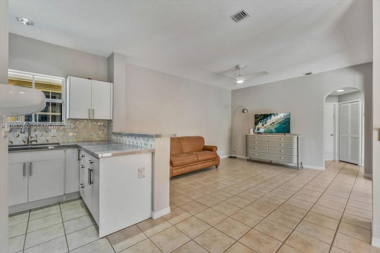 9057 SW 161st Ter , Palmetto Bay, FL 33157 Photo