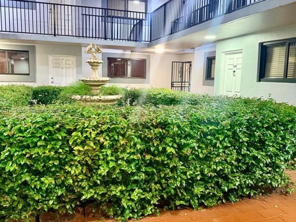 1340 W 41st St, Unit 205, Hialeah, FL 33012