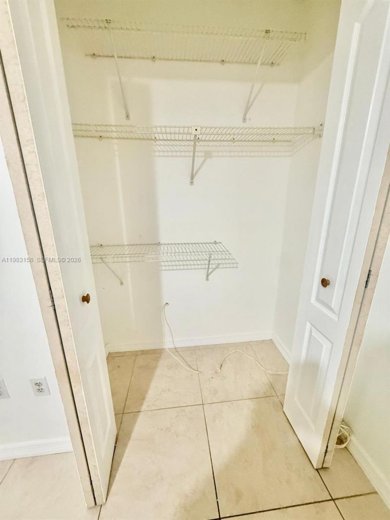 1340 W 41st St, Unit 205, Hialeah, FL 33012 Photo