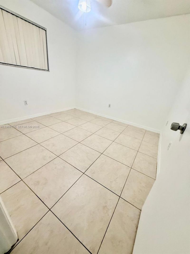 1340 W 41st St, Unit 205, Hialeah, FL 33012 Photo