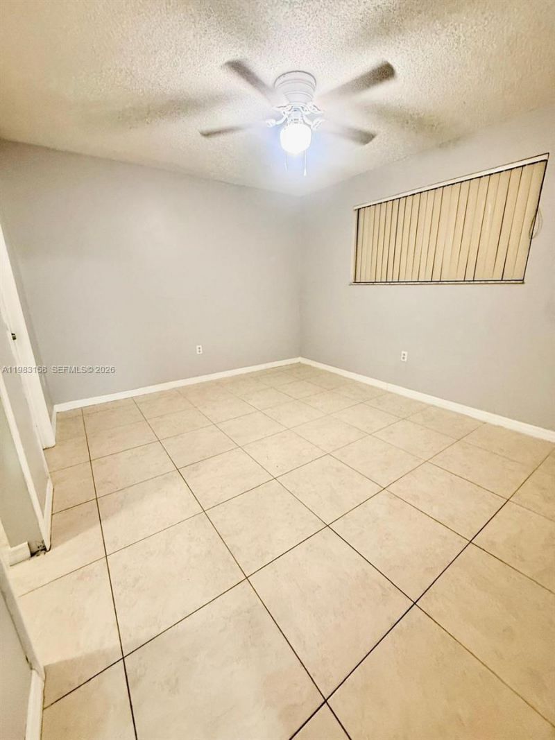 1340 W 41st St, Unit 205, Hialeah, FL 33012 Photo